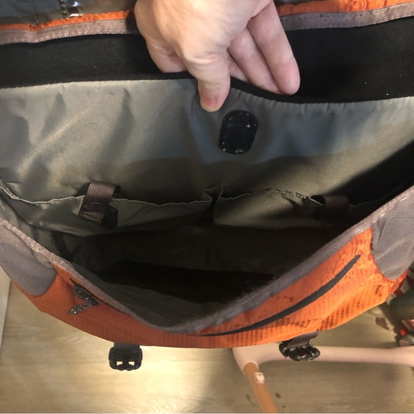 Eddie Bauer laptop crossbody bag - Picture 7 of 10